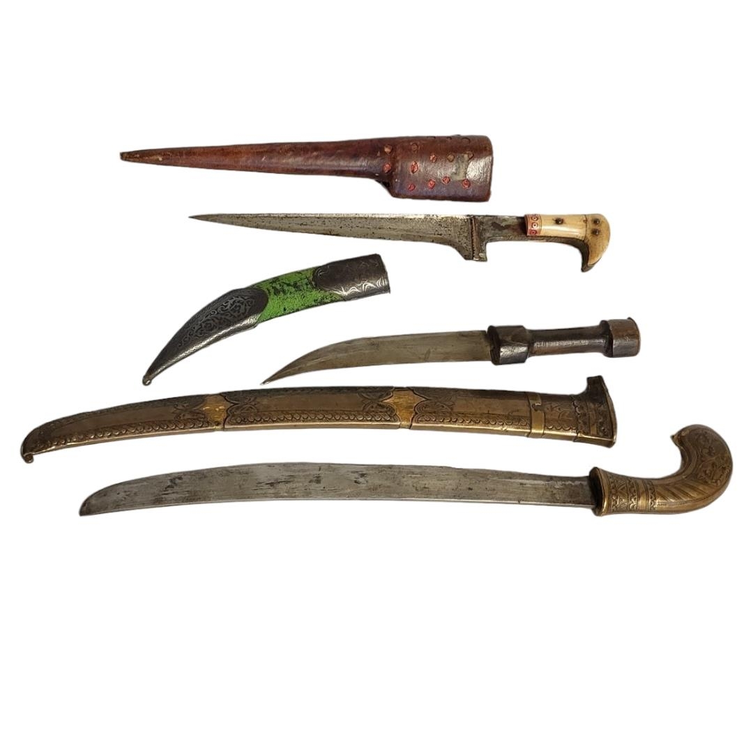 A COLLECTION OF 19TH CENTURY AND LATER CEREMONIAL DAGGERS To include an ottoman Kurdish Khanja - Image 3 of 3