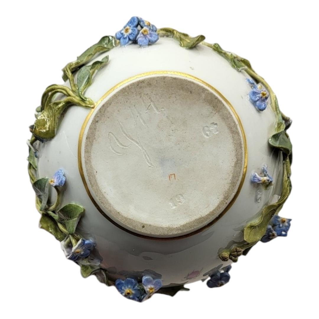 AN EARLY 19TH CENTURY MEISSEN HARD PASTE PORCELAIN SCHNEEBALLEN TYPE DOUBLE GOURD SCENT BOTTLE AND - Bild 11 aus 11