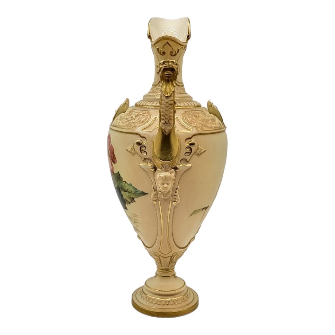 ROYAL WORCESTER, AN ART NOUVEAU PERIOD BLUSH IVORY PORCELAIN EWER, CIRCA 1900 Neoclassical form, - Image 7 of 11