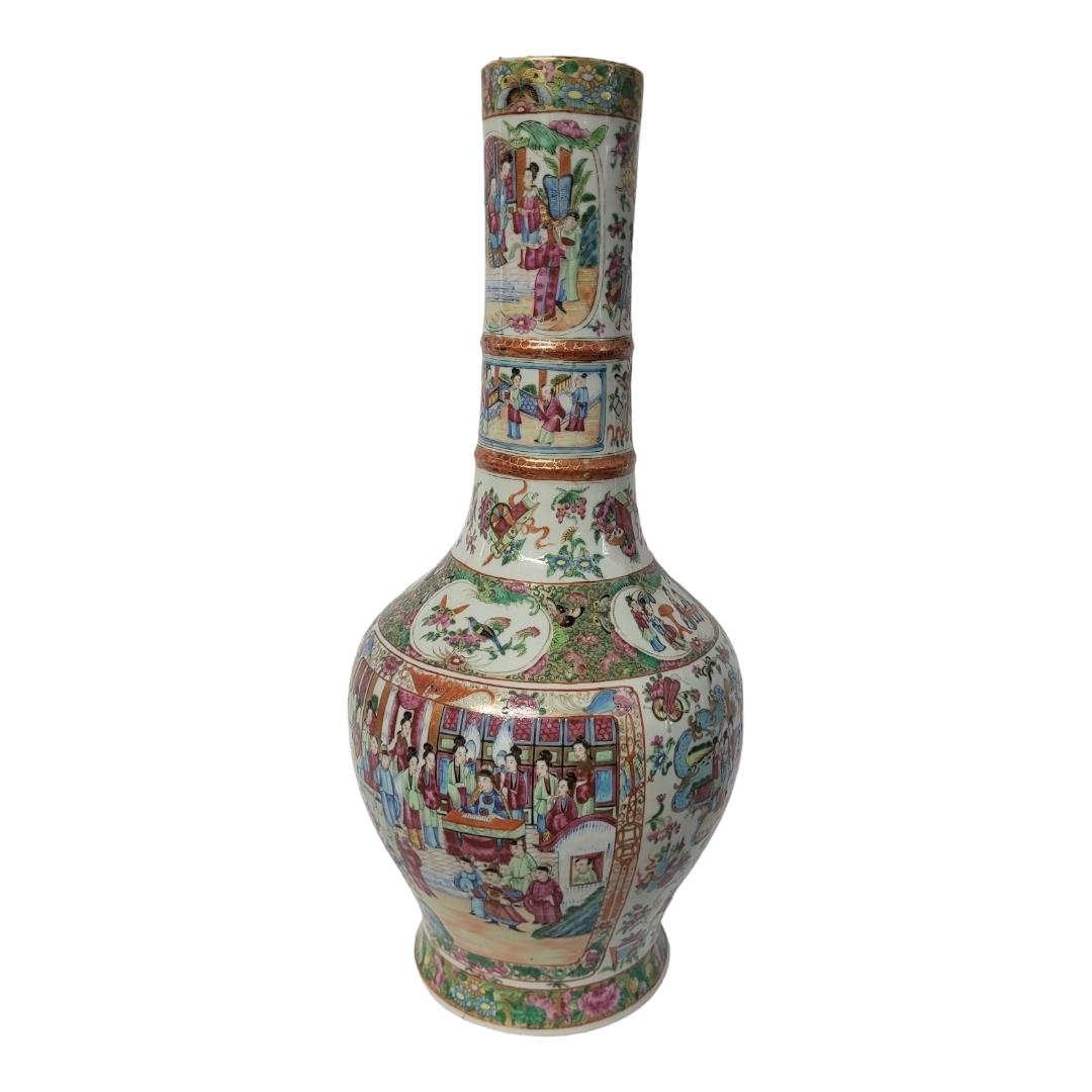 A FINE CHINESE QING DYNASTY PORCELAIN CANTONESE EXPORT FAMILLE ROSE FIGURAL BOTTLE FORM VASE - Image 2 of 6