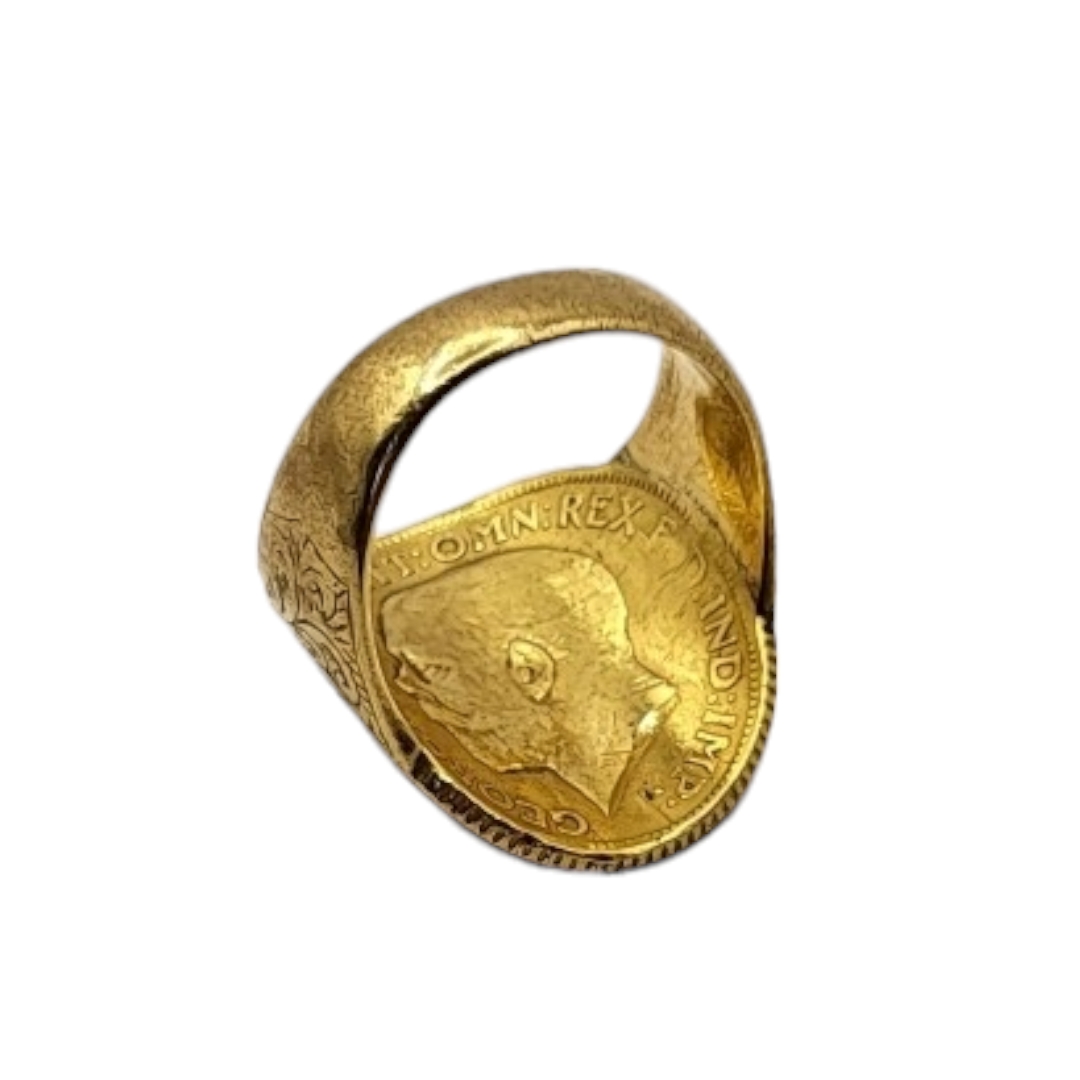 AN EARLY 20TH CENTURY 22CT FULL SOVEREIGN RING, DATED 1912 With King George V portrait and George - Image 6 of 7