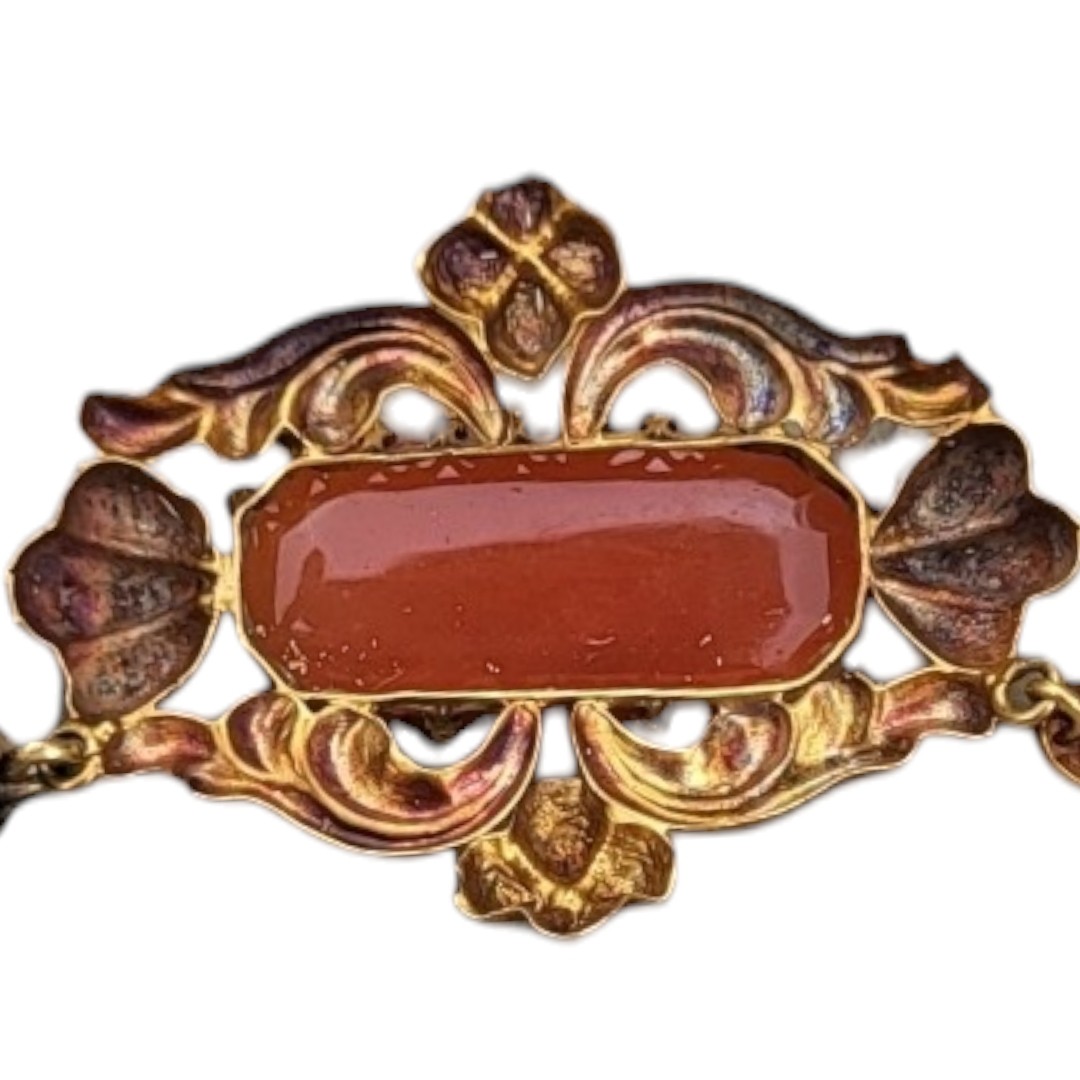 A 19TH CENTURY YELLOW METAL, CARNELIAN AND SPECIMEN HARDSTONE JEWELLERY SUITE Comprising a - Image 4 of 22