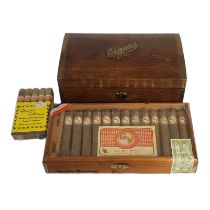A COLLECTION OF SEALED VINTAGE CIGARS A set of thirteen Dominican Republic GV cigars in wooden