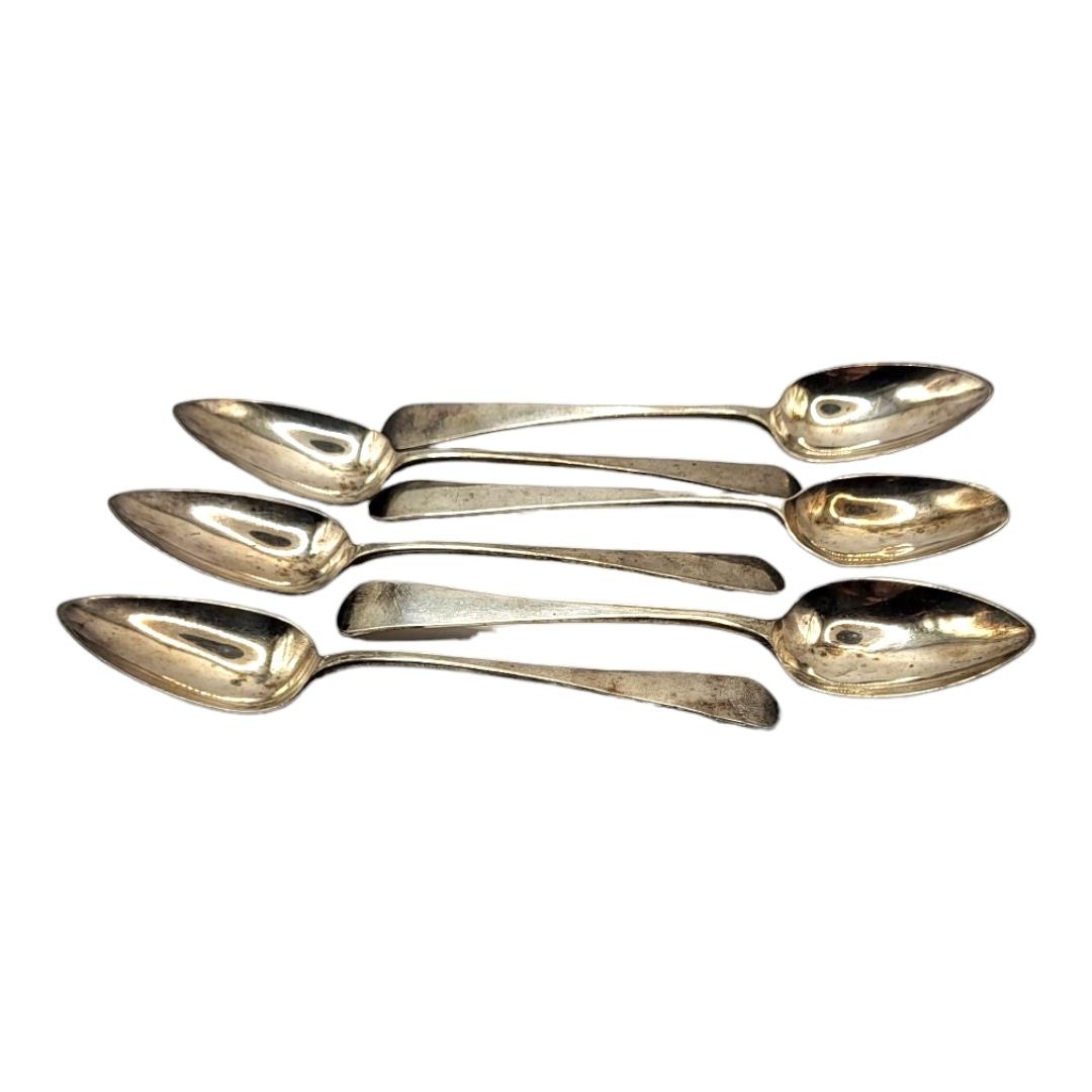 A SET OF SIX ENGLISH ANTIQUE 18TH CENTURY HALLMARKED SILVER TEASPOONS Consisting of Exeter spoons, - Image 3 of 4