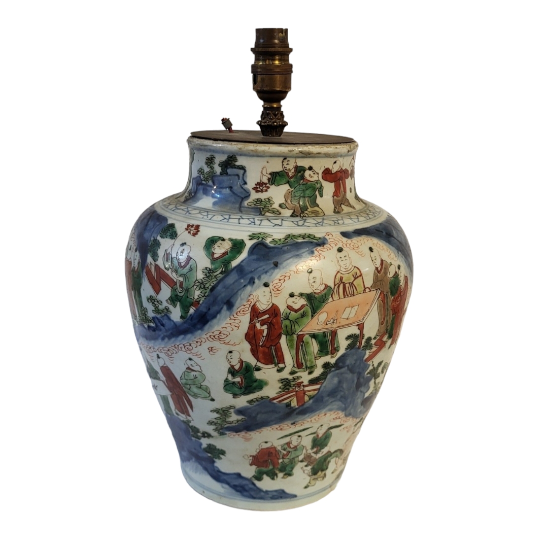 A CHINESE FAMILLE ROSE WUCAI BALUSTER LAMP BASE In Thousand Boys pattern, polychrome enamelled - Image 8 of 9
