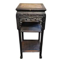 AN EARLY 20TH CENTURY CHINESE ROSEWOOD AND MARBLE Square rouge marble top and carved and pierced