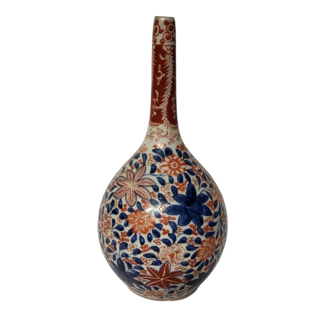 AN 18TH CENTURY JAPANESE IMARI EDO-TOKUGAWA PERIOD, 1600 - 1868, WINE BOTTLE The underglaze blue - Image 2 of 3