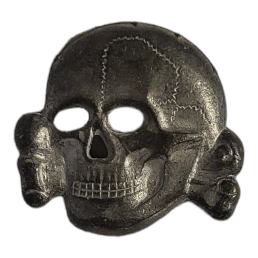 A GERMAN SS VISOR CAP SKULL RZM M1/24. Condition: good