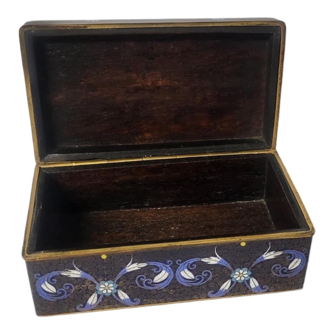 A CHINESE LATE QING DYNASTY CLOISONNÉ BOX AND COVER Decorated with symmetrical floral branches and - Image 3 of 3