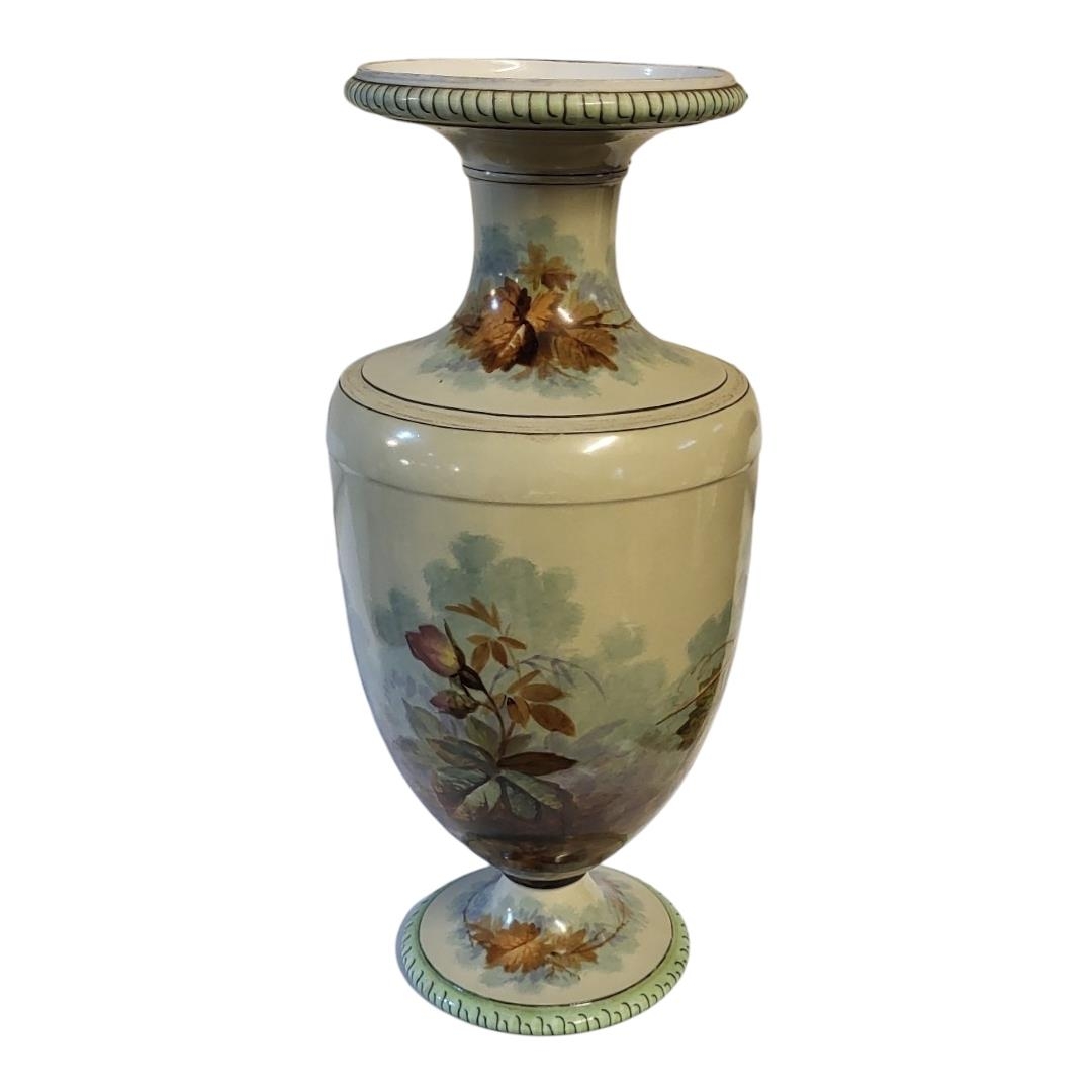 A 19TH CENTURY CONTINENTAL AMPHORA SHAPED HARD PASTE PORCELAIN PEDESTAL VASE In the manner of - Image 3 of 13