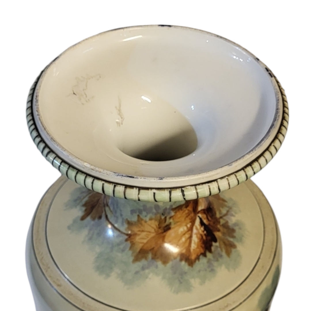 A 19TH CENTURY CONTINENTAL AMPHORA SHAPED HARD PASTE PORCELAIN PEDESTAL VASE In the manner of - Image 6 of 13