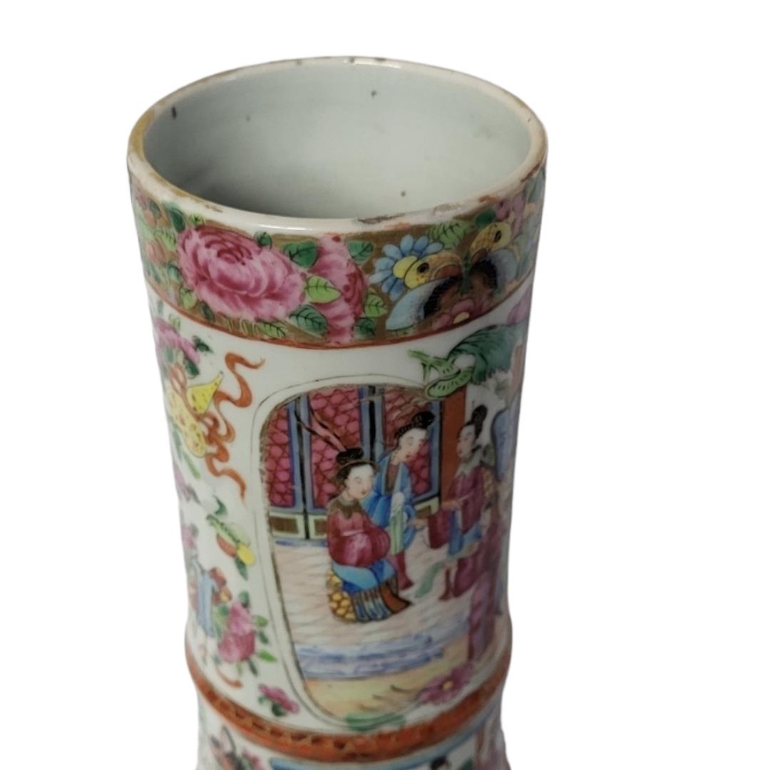 A FINE CHINESE QING DYNASTY PORCELAIN CANTONESE EXPORT FAMILLE ROSE FIGURAL BOTTLE FORM VASE - Image 6 of 6