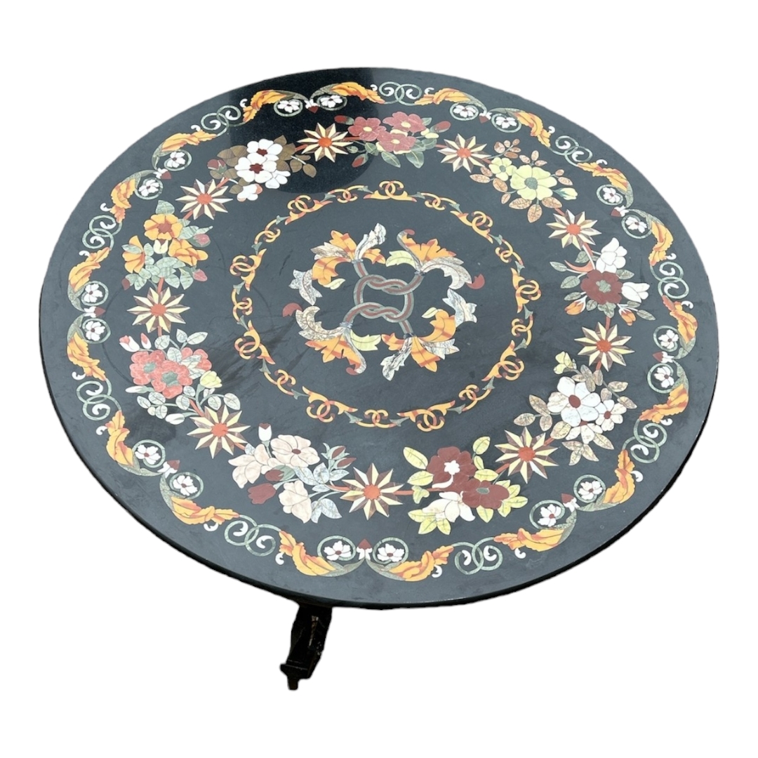 A 20TH CENTURY PETRA DURA SPECIMEN MARBLE FLORAL INLAID DINING TABLE On heavy decorative - Image 2 of 3