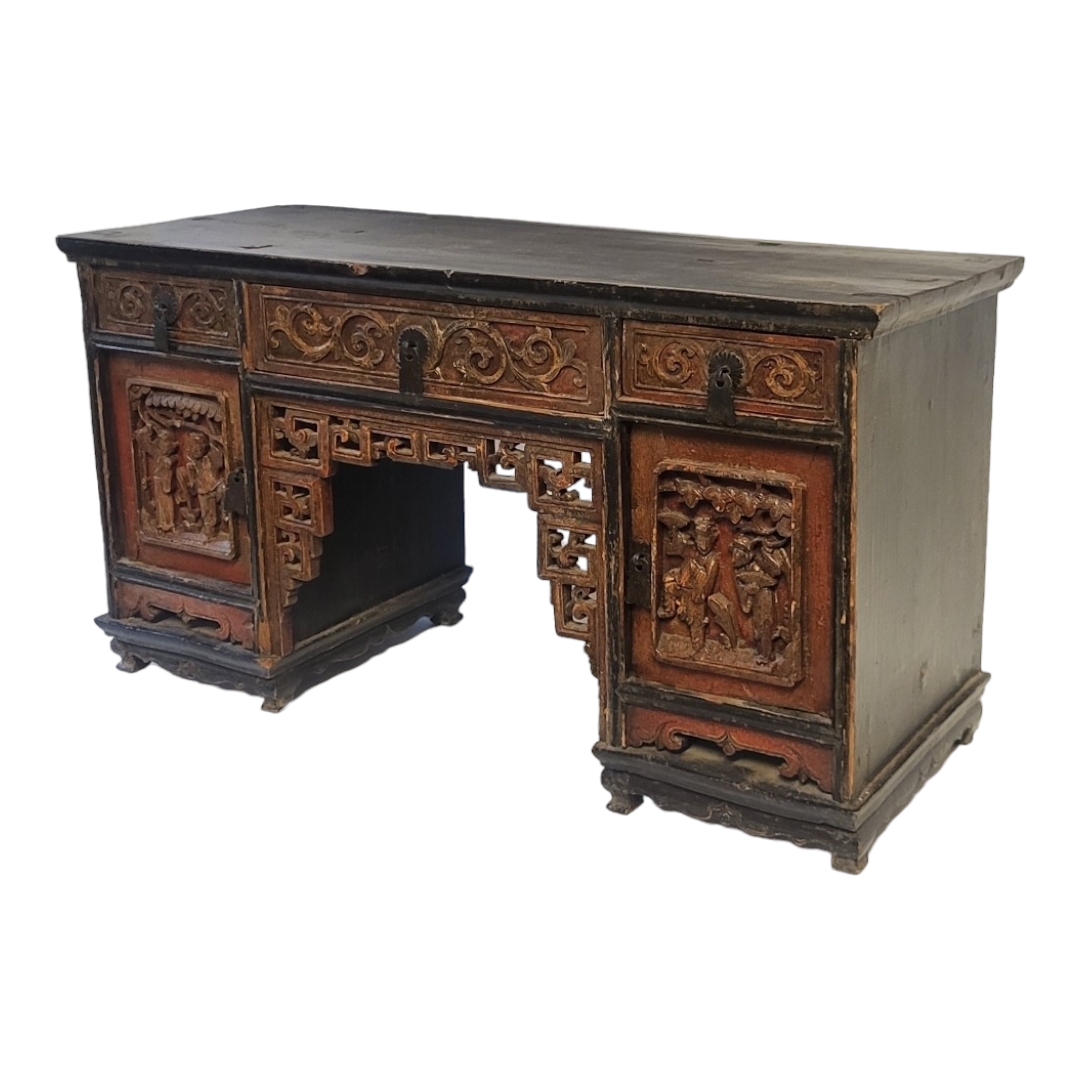 A CHINESE EXPORT QING DYNASTY HARDWOOD NOVELTY PARTNER’S PEDESTAL DESK Having an arrangement of - Image 2 of 7