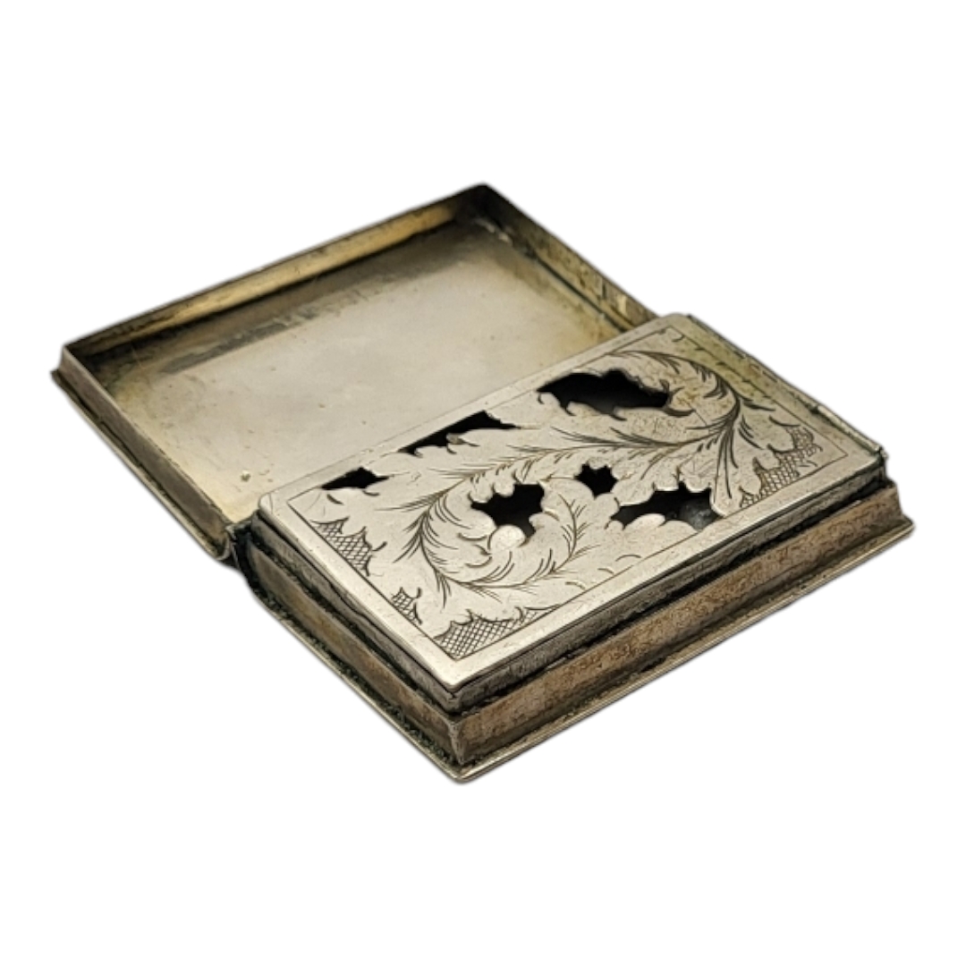 AN EARLY 19TH CENTURY CONTINENTAL SILVER RECTANGULAR VINAIGRETTE With engraved decoration, initialed - Image 2 of 3