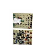 A COLLECTION OF 19TH CENTURY BULLSEYE AGATE JEWELLERY Various buttons, together with lapis lazuli,