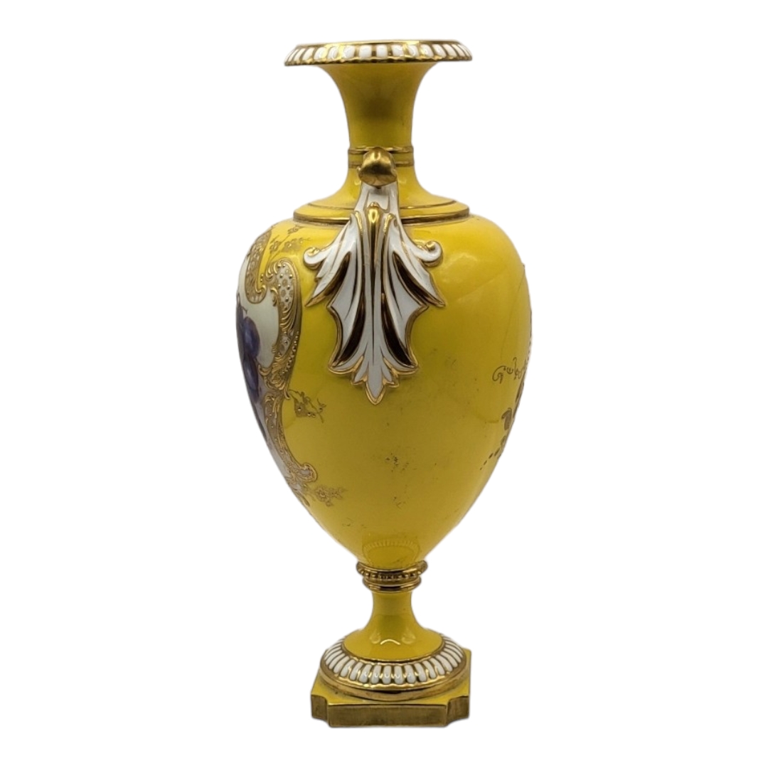 R. SEBRIGHT FOR ROYAL WORCESTER, PORCELAIN OVIFORM TWIN HANDLED VASE Painted with fruit, puce - Bild 2 aus 13