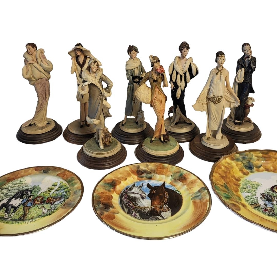 A SET OF EIGHT ROYAL NAPLES CAPODIMONTE FACTORY MOULDED COMPOSITION OF AN ART DECO STYLE FASHION - Bild 2 aus 3