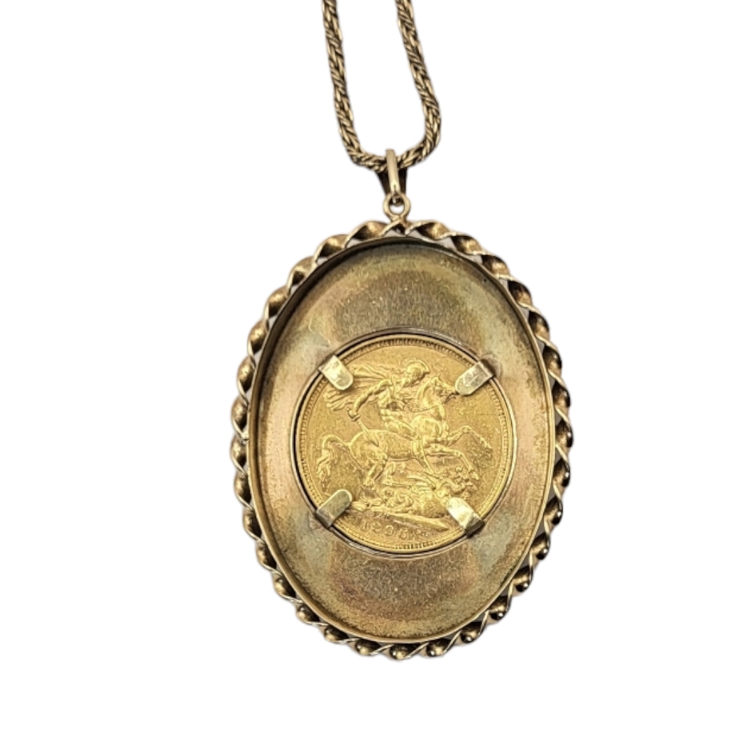 A QUEEN VICTORIA 22CT GOLD FULL SOVEREIGN COIN PENDANT NECKLACE, DATED 1896 With veiled portrait - Image 2 of 3