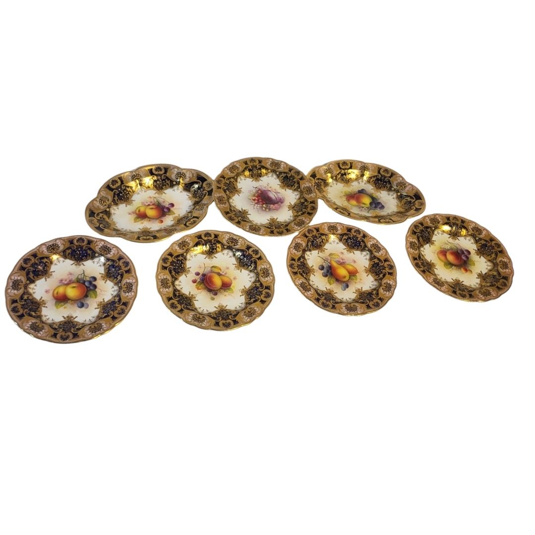 A. SHUCK FOR ROYAL WORCESTER, SIX PIECE PART DESSERT SERVICE Painted with fallen fruit, comprising - Bild 5 aus 21