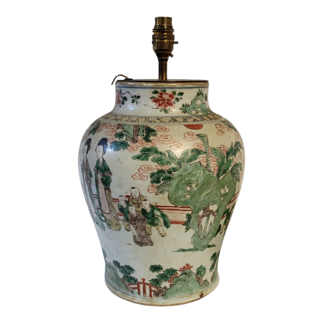 AN 18TH CENTURY CHINESE FAMILLE ROSE HARD PASTE PORCELAIN BALUSTER LAMP BASE Enamelled in polychrome - Image 6 of 7