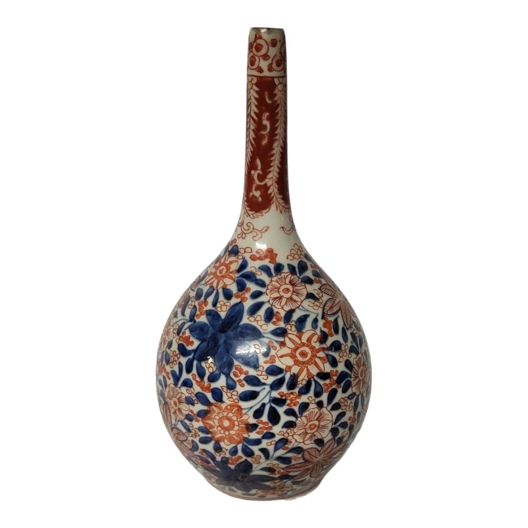 AN 18TH CENTURY JAPANESE IMARI EDO-TOKUGAWA PERIOD, 1600 - 1868, WINE BOTTLE The underglaze blue