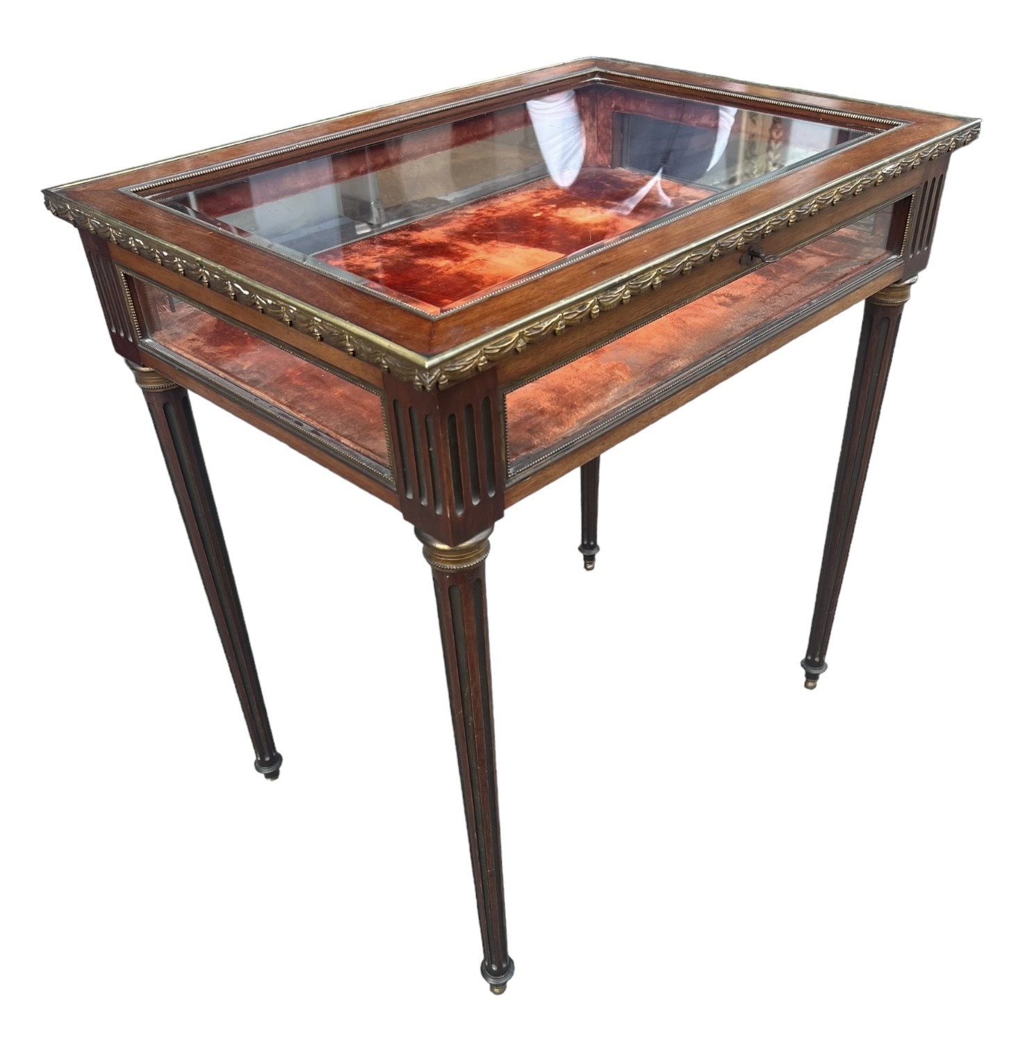 A 19TH CENTURY FRENCH MAHOGANY AND GILT METAL MOUNTED BIJOUTERIE TABLE With hinge top raised on - Image 5 of 6