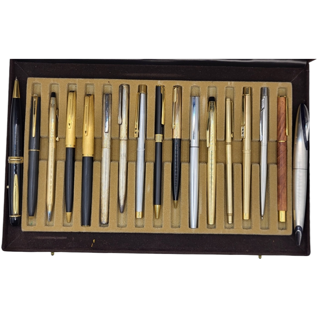 A COLLECTION OF 29 FOUNTAIN PENS, BALLPOINT PENS & PENCILS, TO INCLUDE EXAMPLES FROM MONT BLANC, - Image 13 of 15