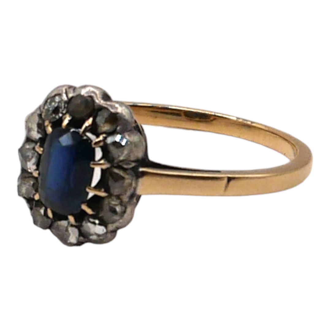 A POLISH 14CT GOLD, DIAMOND AND BLUE TOPAZ CLUSTER RING The central oval cut blue topaz (approx. 6mm - Image 2 of 2