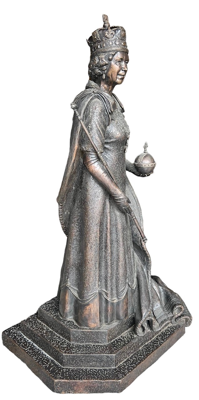A BRONZE FIGURE OF QUEEN ELIZABETH II HOLDING THE ORB AND SCEPTRE Dressed in ceremonial robes, - Image 3 of 6