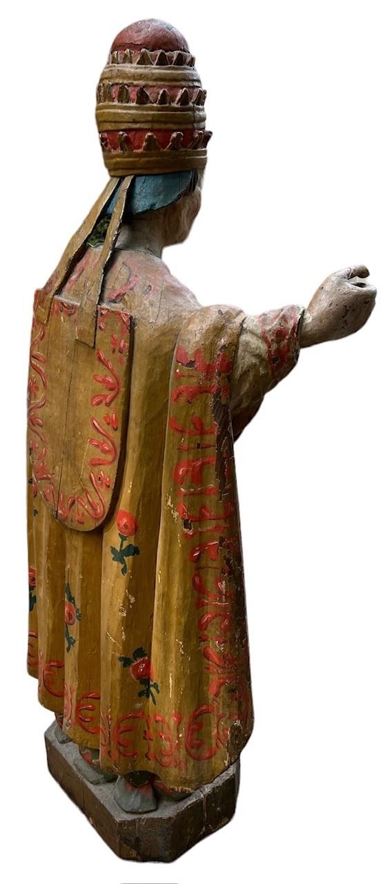 A LARGE 16TH/17TH CENTURY CARVED WOOD POLYCHROME AND GILDED STATUE OF A POPEWearing the triple - Image 6 of 9