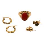 A VINTAGE POLISH 14CT GOLD AND RED CORAL RING, TOGETHER WITH TWO PAIRS OF 14CT GOLD STUD EARRINGS