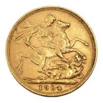 A 22CT GOLD GEORGE V FULL SOVEREIGN, DATED 1904. (diameter 22mm, 8g)