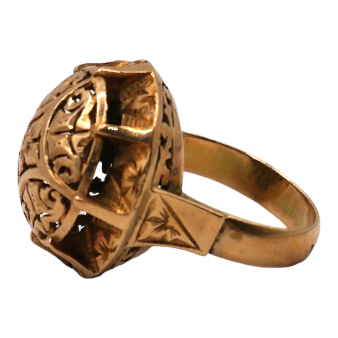 A LARGE POLISH 12CT GOLD COCKTAIL RING Front having extensive chased and pierced scroll - Image 2 of 3