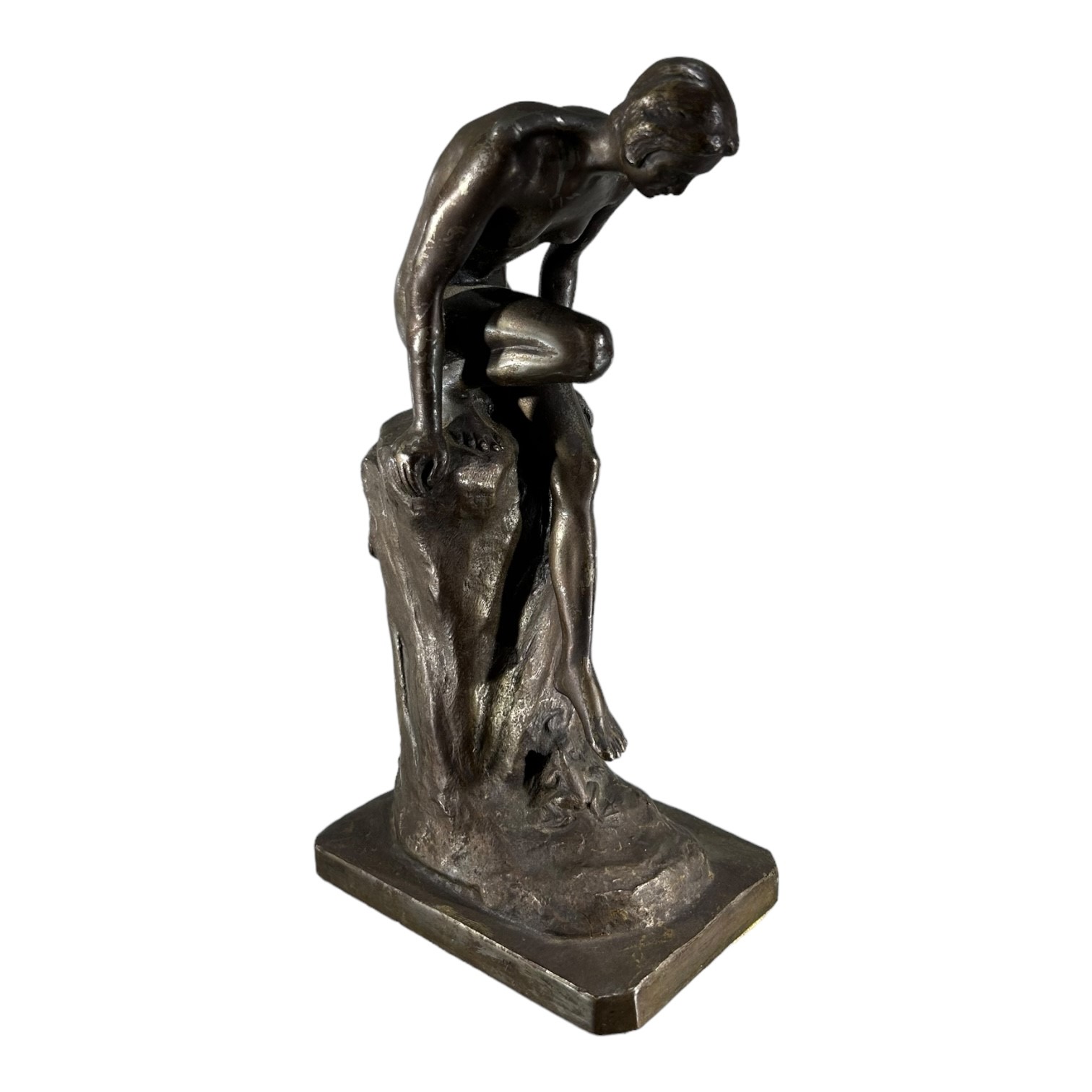 A 20TH CENTURY BRONZE FIGURE OF A NUDE FEMALE BATHER Modelled on stylised plinth with frog and - Image 2 of 3