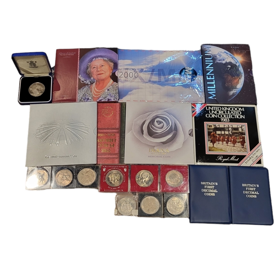 A LARGE COLLECTION OF ROYAL MINT PROOF COIN SETS, UNCIRCULATED COINS AND OTHERS, TOGETHER WITH - Image 10 of 11