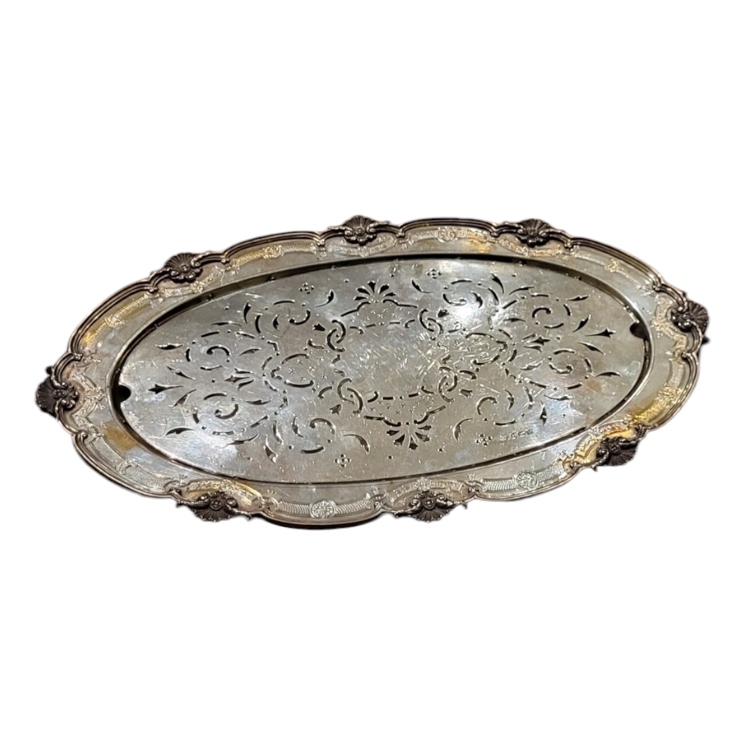 GOLDSMITHS & SILVERSMITHS CO. LTD, A LARGE SILVER MEAT PLATTER AND DRAINER INSERT, HALLMARKED - Image 2 of 4