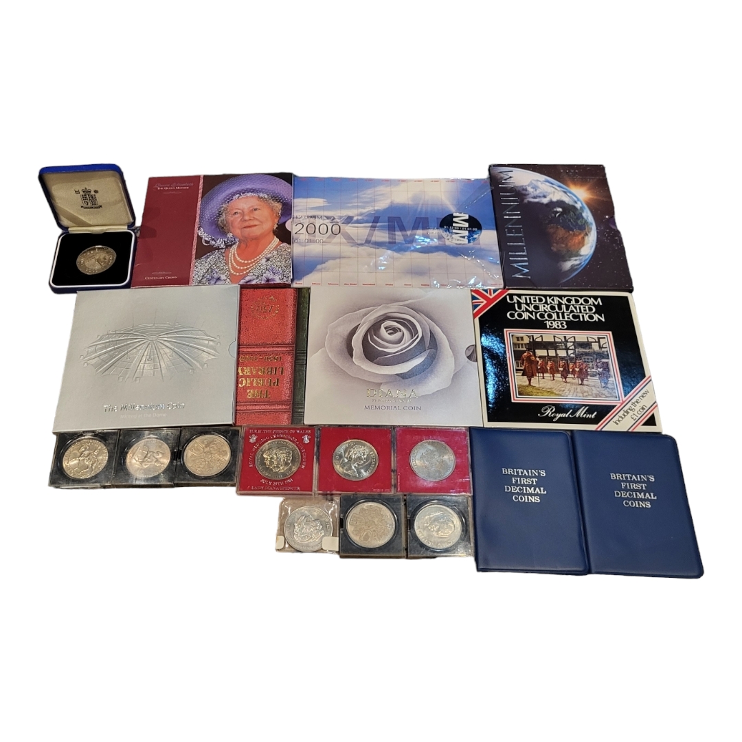 A LARGE COLLECTION OF ROYAL MINT PROOF COIN SETS, UNCIRCULATED COINS AND OTHERS, TOGETHER WITH - Image 11 of 11