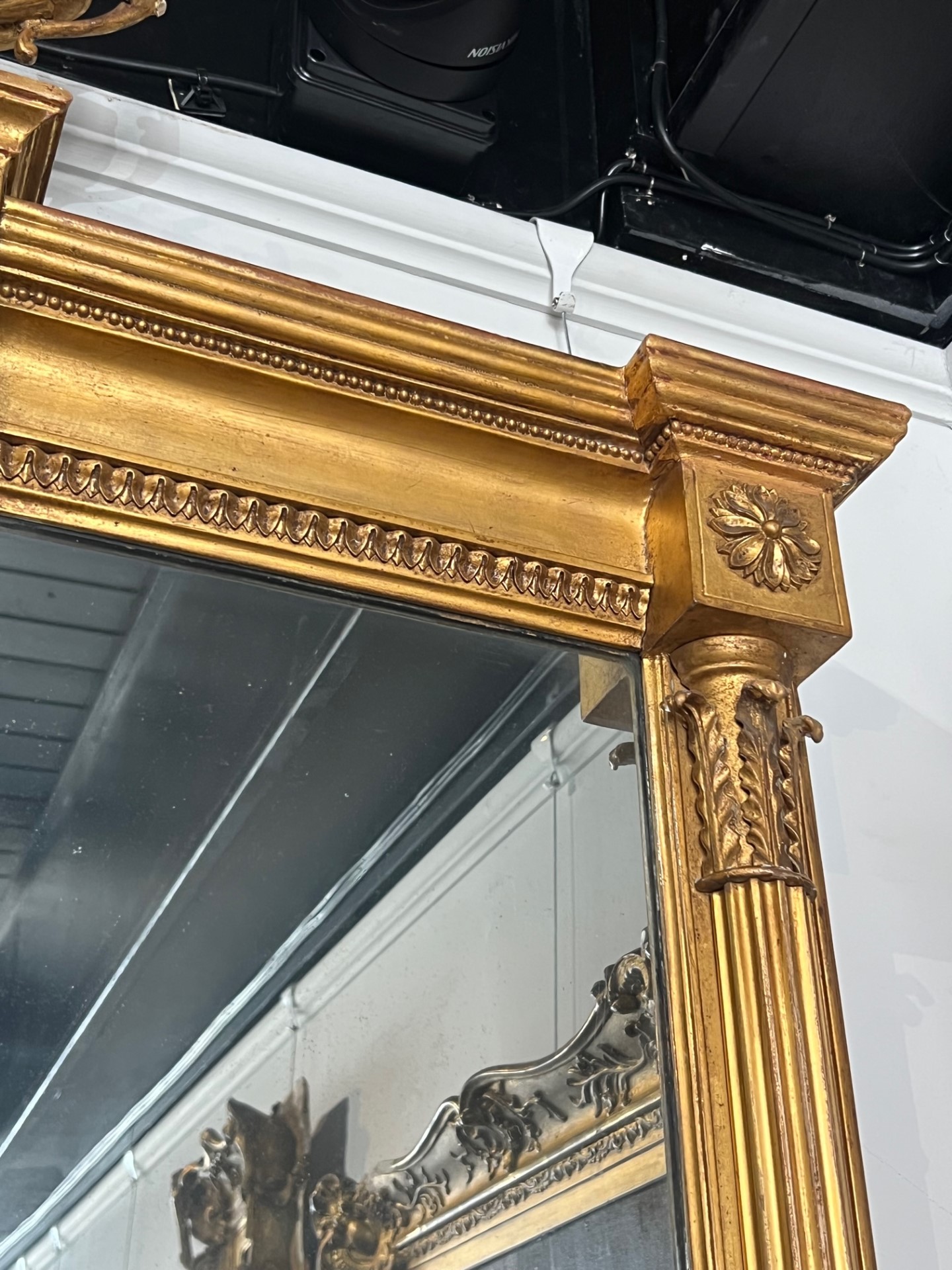 MANNER OF ROBERT ADAM, A LARGE EARLY 19TH CENTURY CARVED GILTWOOD AND GESSO NEOCLASSICAL PIER MIRROR - Image 3 of 5