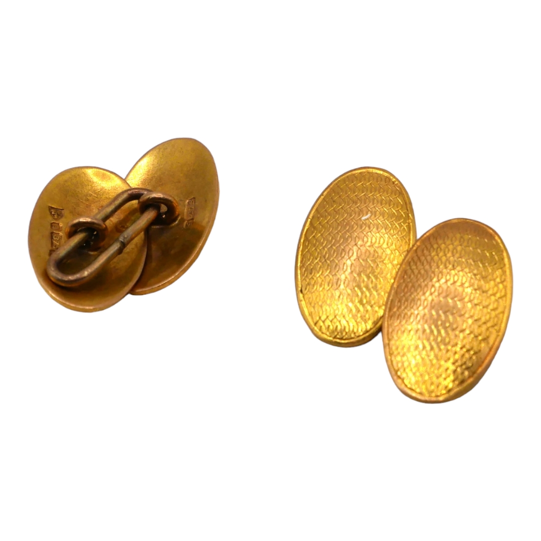 J&R GRIFFIN, AN ART DECO PERIOD PAIR OF 9CT GOLD CUFFLINKS, HALLMARKED CHESTER, 1920 Oval form