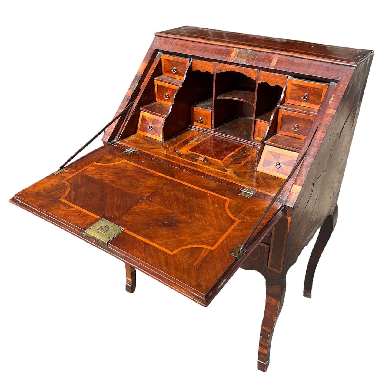 AN 18TH CENTURY MALTESE WALNUT AND MARQUETRY INLAID WRITING BUREAU The fall front opening to - Image 6 of 8