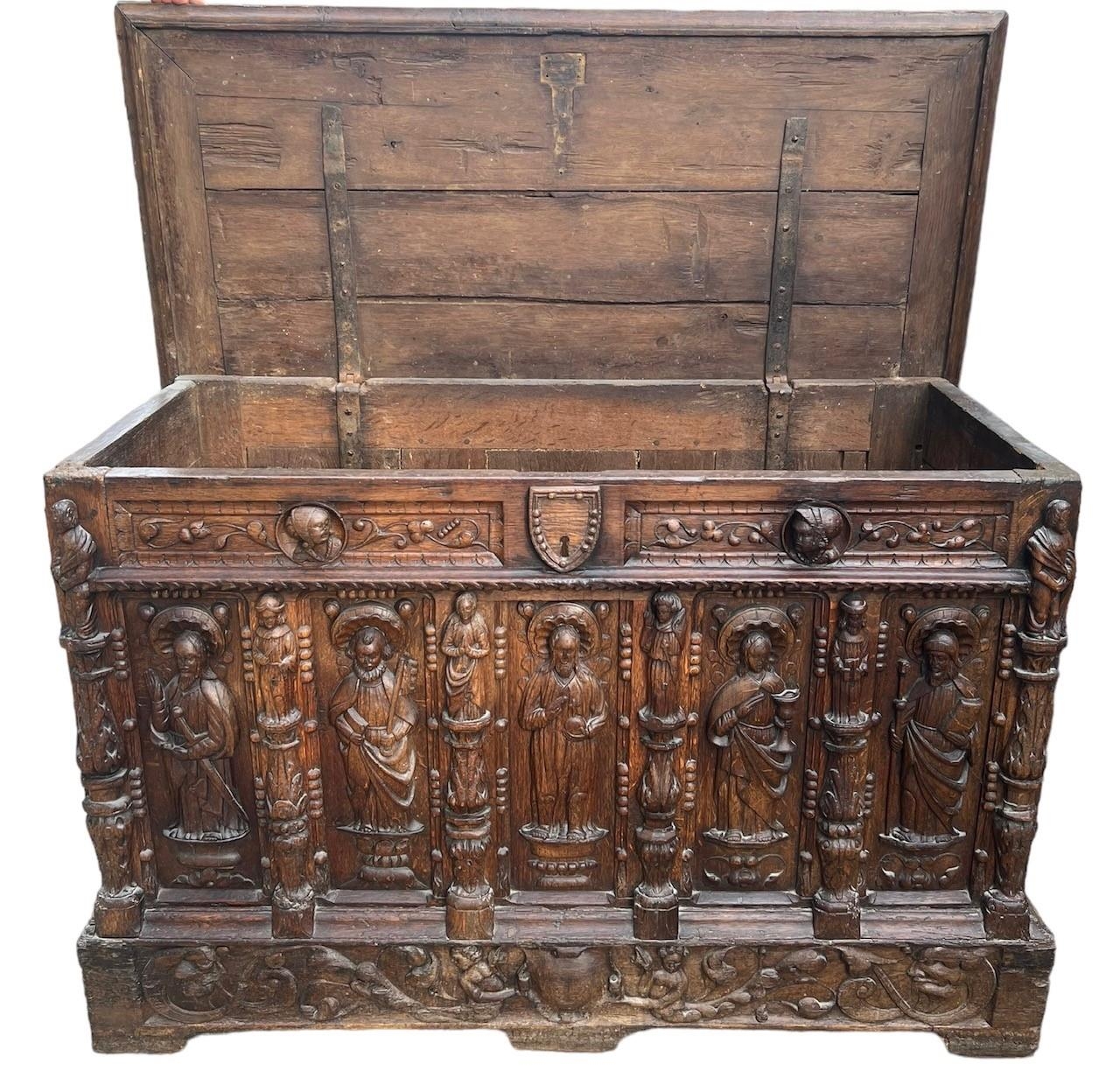 A 16TH CENTURY FRENCH, OAK COFFER with hinged lid above carved freeze decorated with swags and - Image 13 of 13