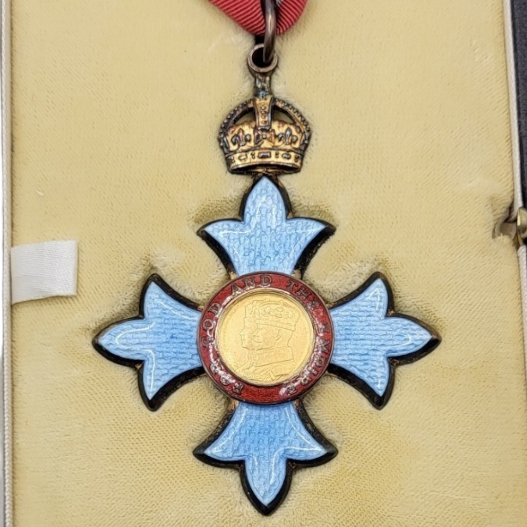 TOYE KENNING & SPENCER LTD, A COMMANDER OF THE BRITISH EMPIRE (CBE) CASED SILVER GILT AND ENAMEL - Image 3 of 5