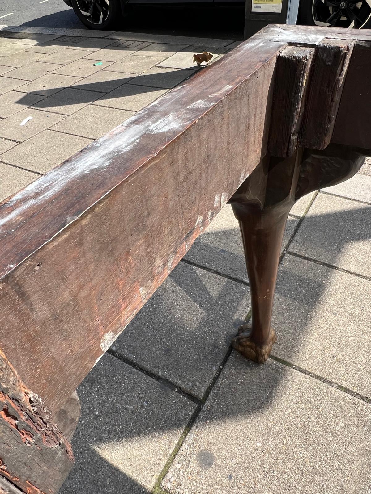 MANNER OF WILLIAM KENT, AN 18TH CENTURY CARVED WALNUT AND PARCEL GILT CENTRE TABLE The coloured - Image 30 of 39