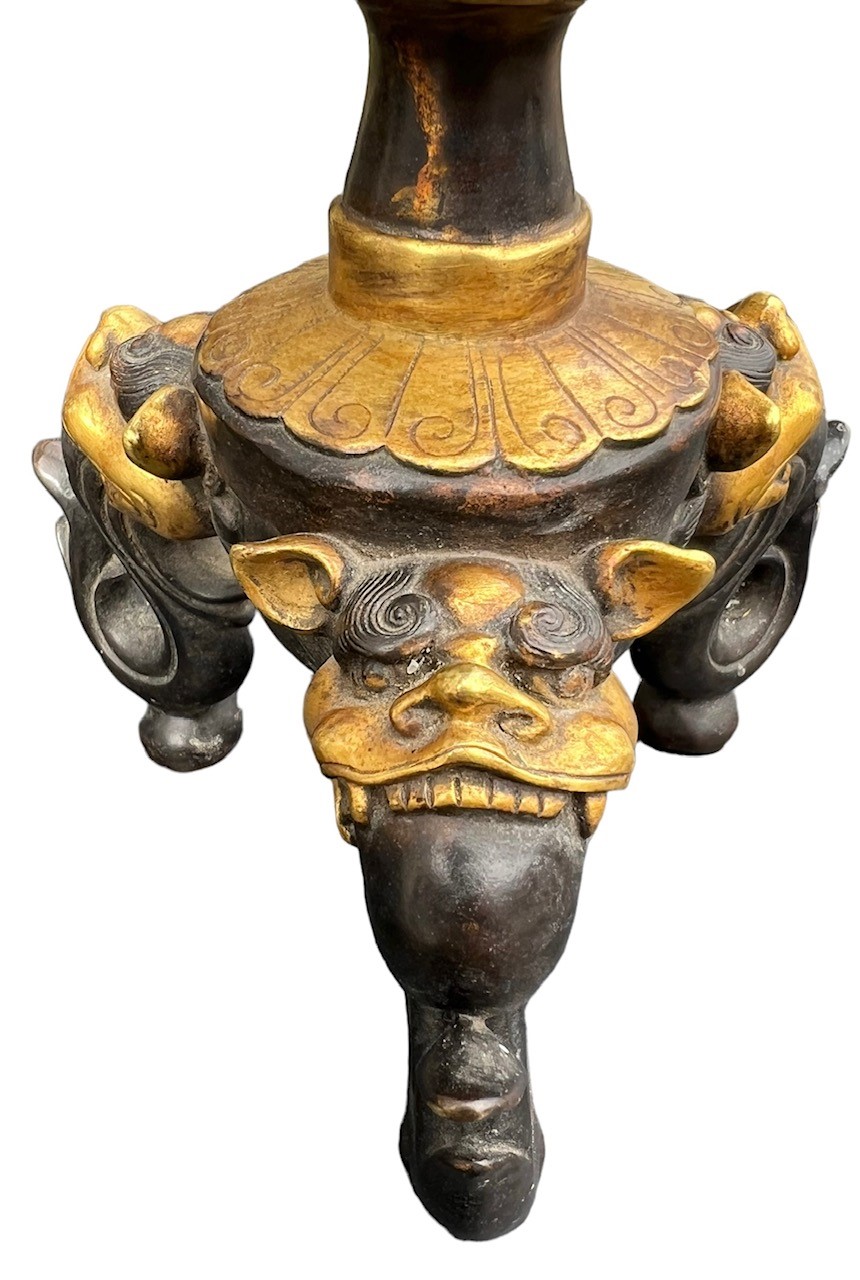 A PAIR OF CHINESE GILT BRONZE TABLE PRICKET STANDS The columns decorated with Lotus Leaf above three - Image 6 of 7