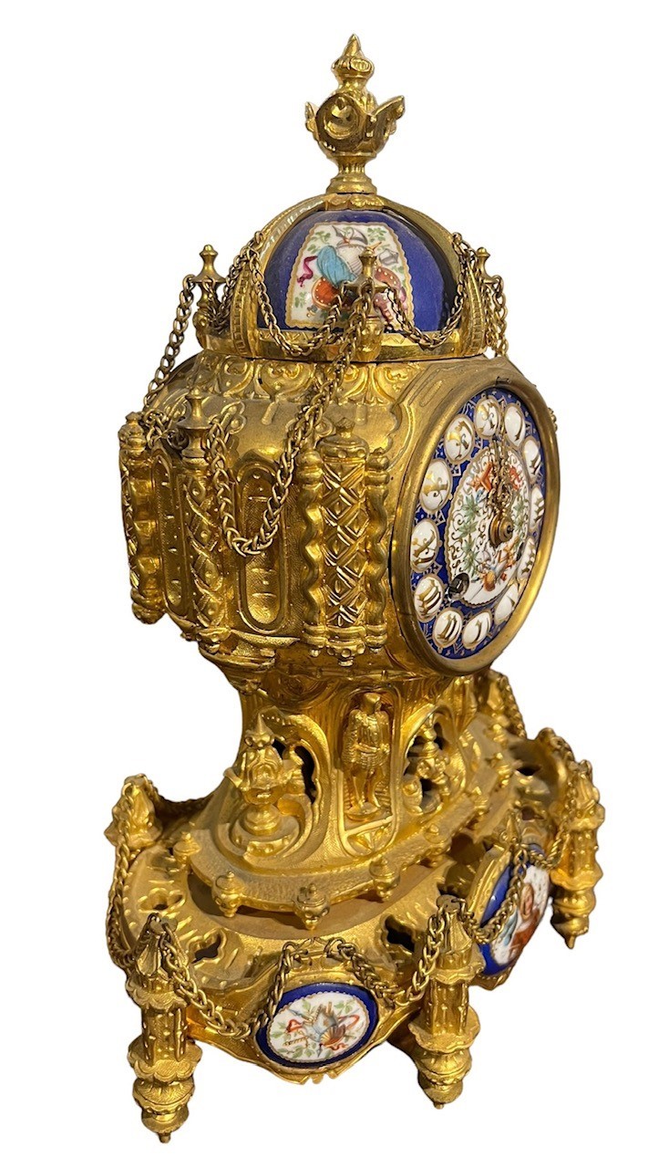 A 19TH CENTURY FRENCH GILT METAL AND PORCELAIN MOUNTED STRIKING MANTEL CLOCK The case modelled - Image 3 of 4
