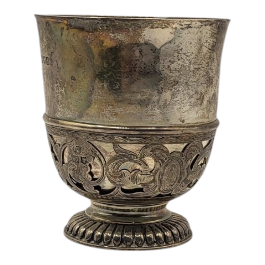 STEWART DAWSON & CO. LTD, AN UNUSUAL EARLY 20TH CENTURY SILVER CUP, HAVING REMOVABLE DECORATIVE