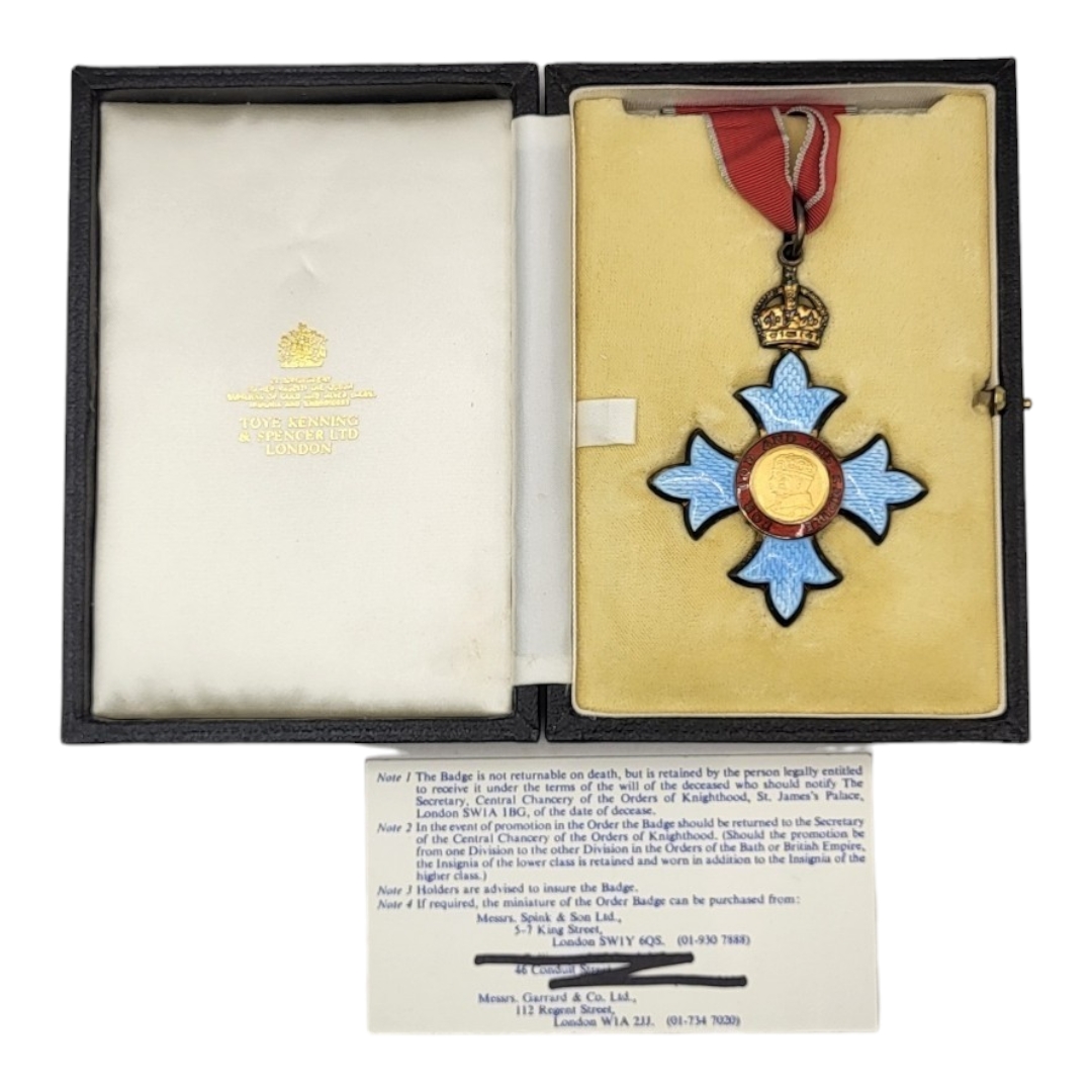 TOYE KENNING & SPENCER LTD, A COMMANDER OF THE BRITISH EMPIRE (CBE) CASED SILVER GILT AND ENAMEL - Image 2 of 5