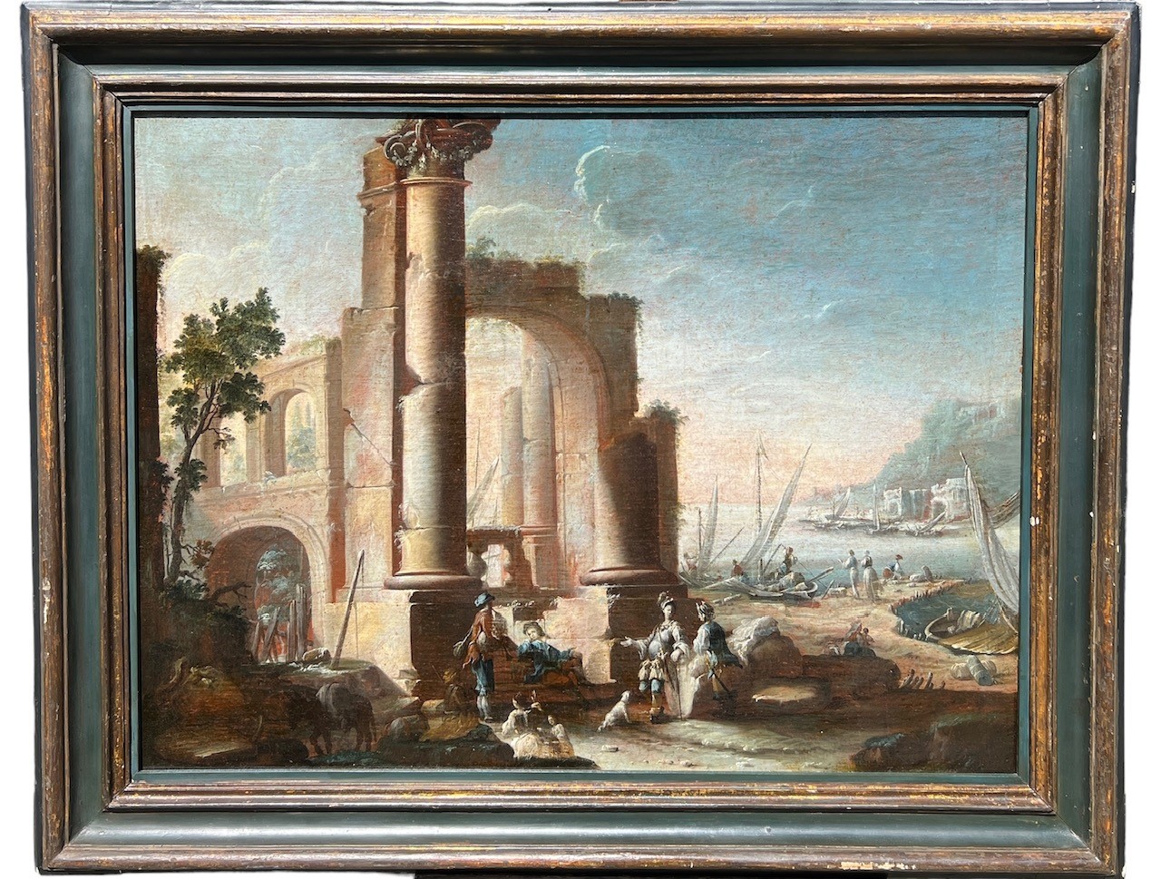 A LARGE 18TH CENTURY OIL ON CANVAS, ITALIAN RUINS, HARBOUR SCENE, FIGURES AND SOLDIERS Held in - Image 2 of 4