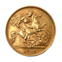 A 22CT GOLD GEORGE V HALF SOVEREIGN, DATED 1912. (diameter 19mm, 4g)